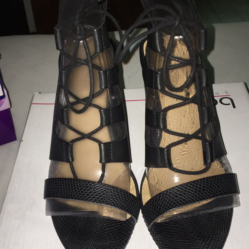 Heels - Picture 3 of 3